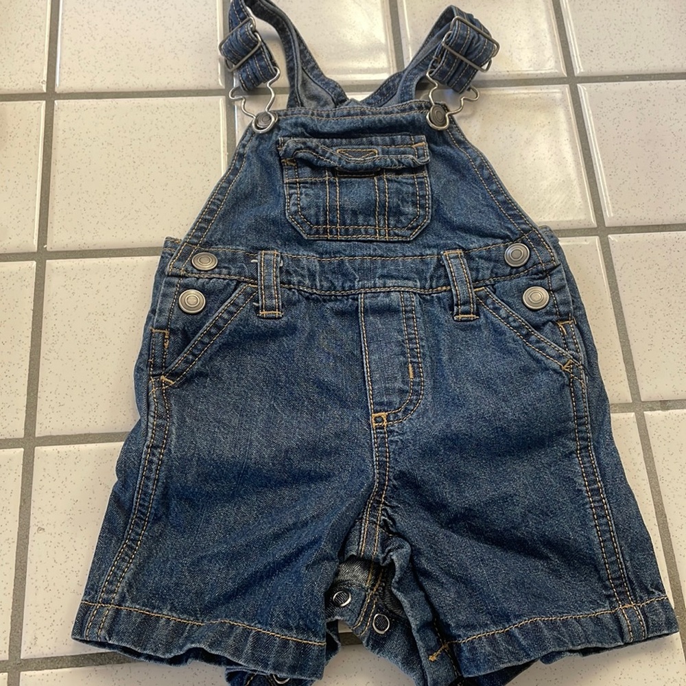 Carter’s 9 months boys one piece.